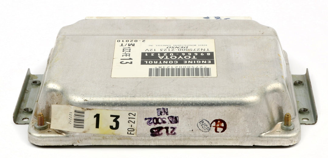 2003 Pontiac Vibe OEM engine control module 88972841 view 1