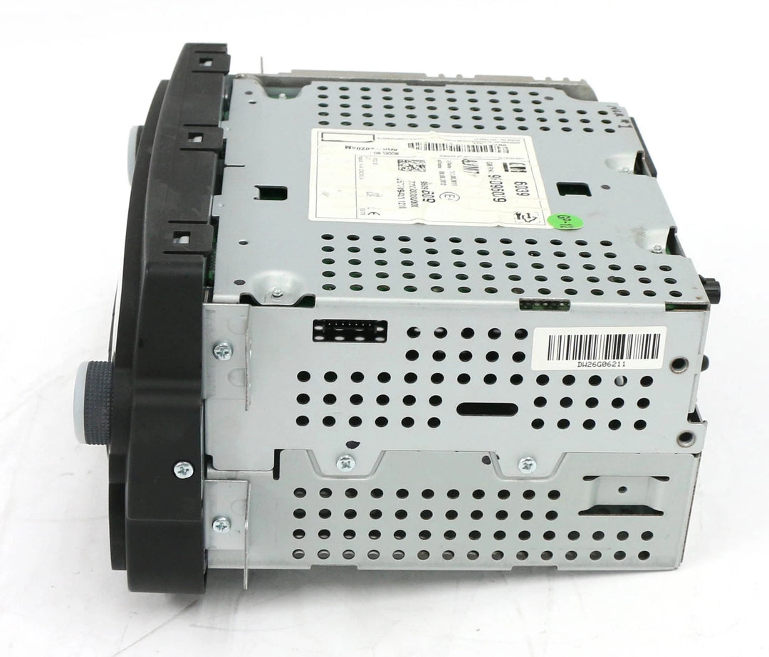 Chevrolet 2013 Spark AM FM OEM Radio Clock Part Number 95096039 Option Code UM7 - product image