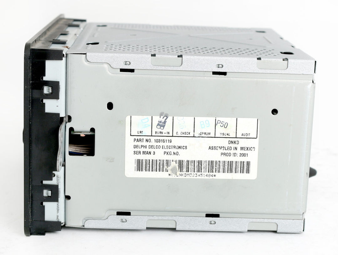 2000-2005 Chevrolet Impala Cavalier OEM AM FM CD Radio with Aux 10315119 - product image