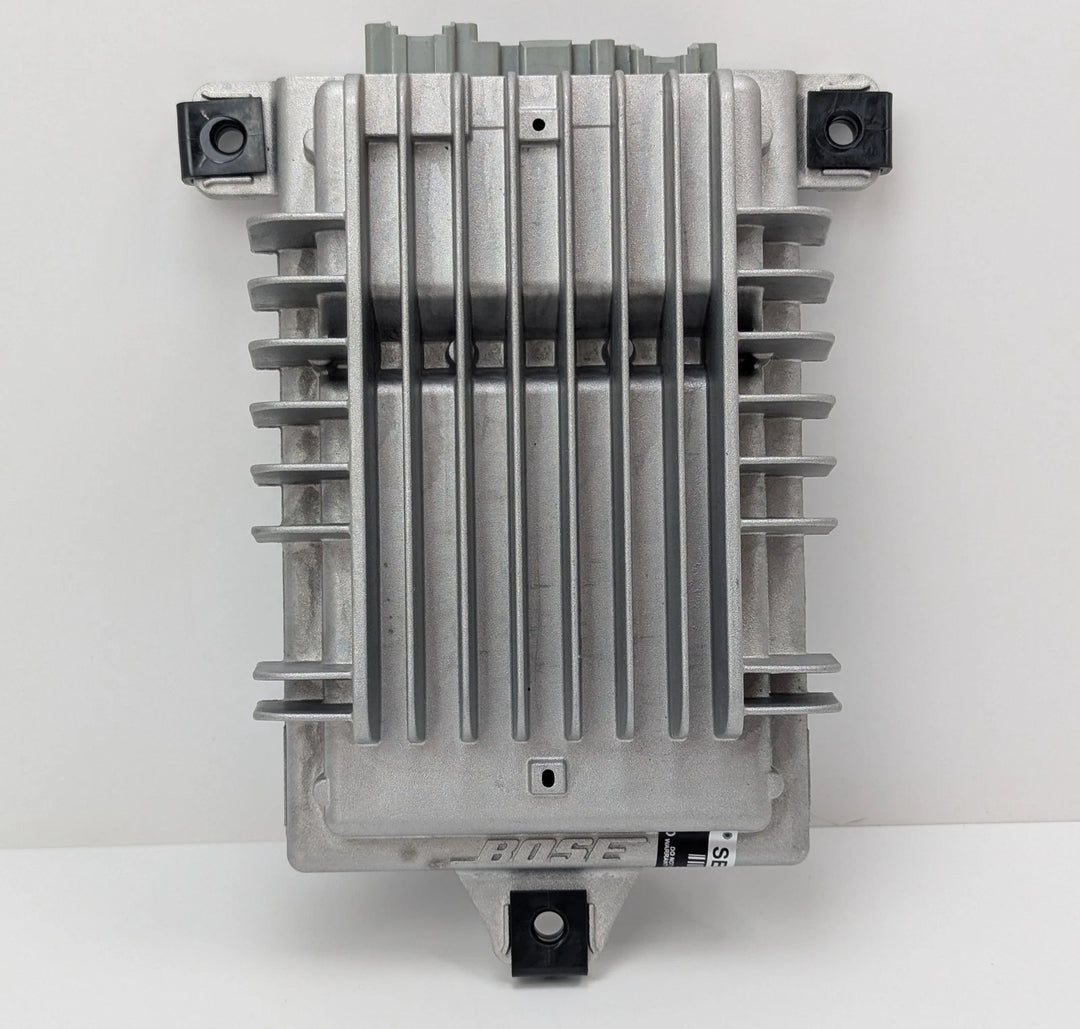 2010-2017 Chevrolet Traverse Bos Radio Audio Amp Amplifier Module 25994310 OEM - product image