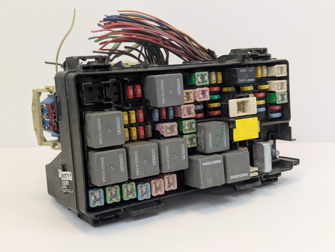 2007 Dodge Nitro 3.7L AT Engine TIPM Totally Integrated Power Fuse Relay Box OEM KAD07C02A4 - product image