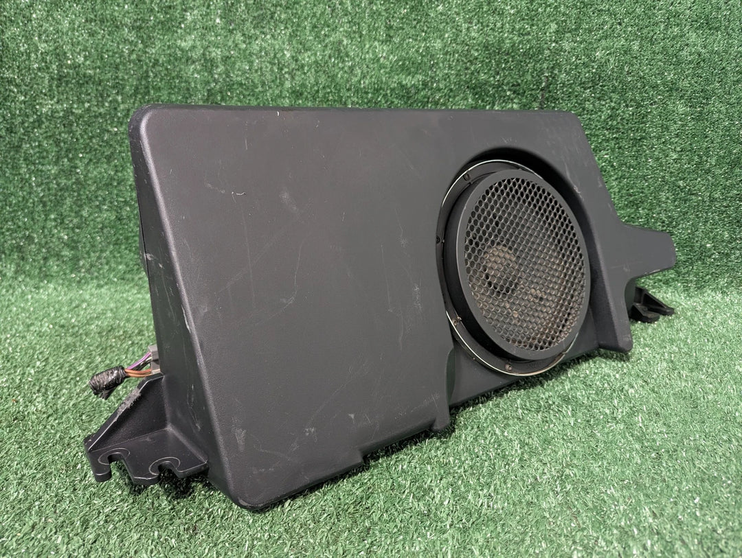 08-12 Ford F250 F350 Stereo Subwoofer with Amplifier 9C3T-18C804-AA3GAX OEM - product image