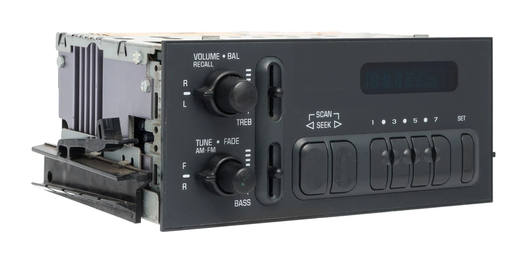 1996-2005 Chevrolet Astro OEM AM/FM Stereo Radio 16194535 Option UM7 - product image